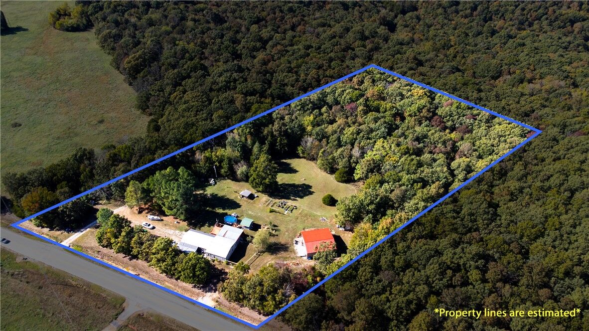 Property Photo: 814 S Hwy 127 AR 72776