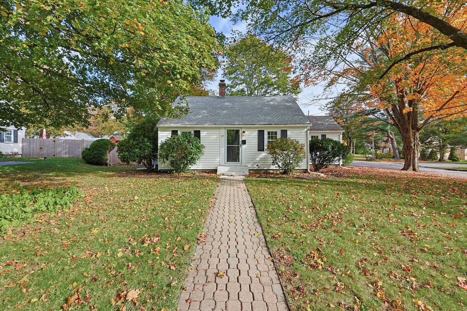 Property Photo:  19 Brookhaven Rd  MA 01606 