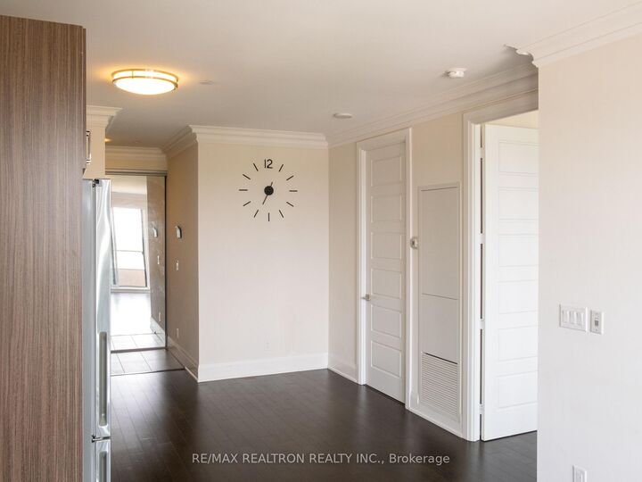 Property Photo:  18 Uptown Drive Rg1  ON L3R 5M5 