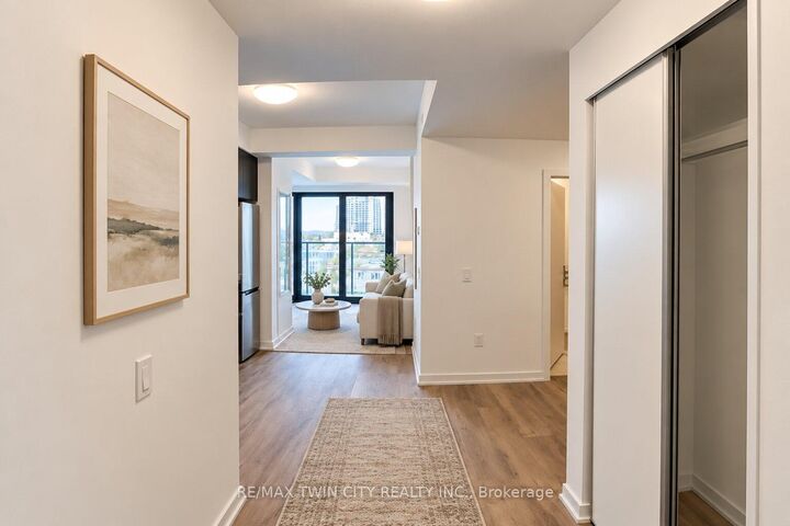 Property Photo:  30 Francis Street 911  ON N2G 1H7 
