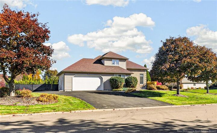 Property Photo:  95 Congressional Crescent  NB E1H 3L2 