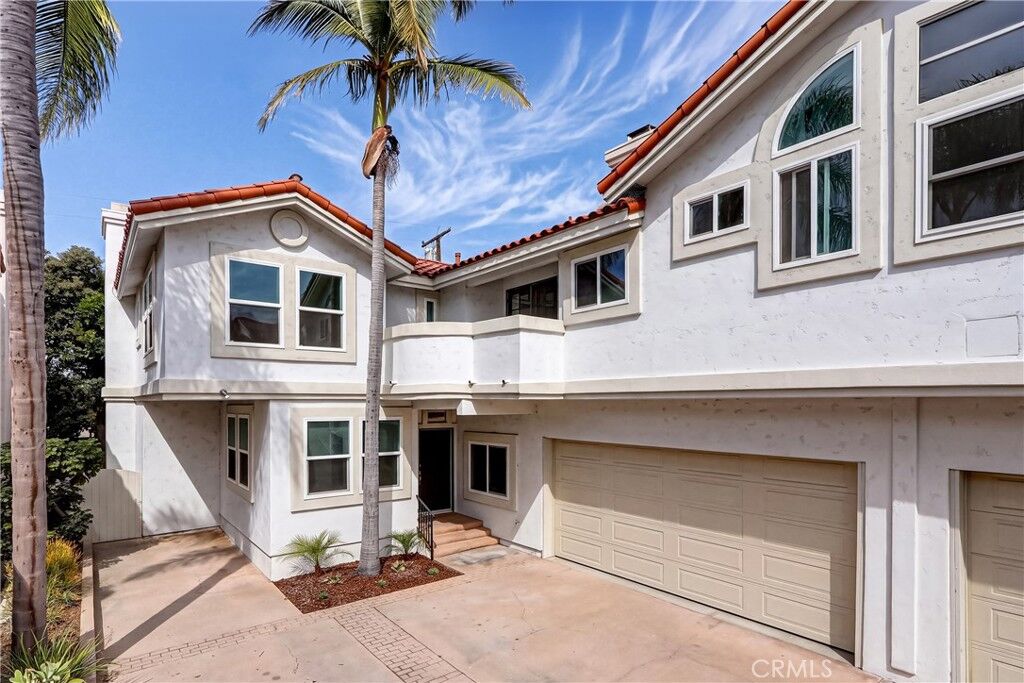 Property Photo:  2405 Voorhees B  CA 90278 