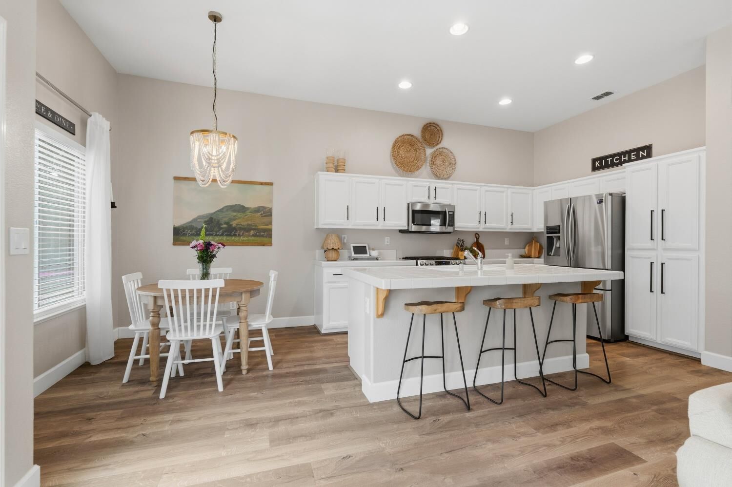 Property Photo:  331 Bombay Circle  CA 95835 