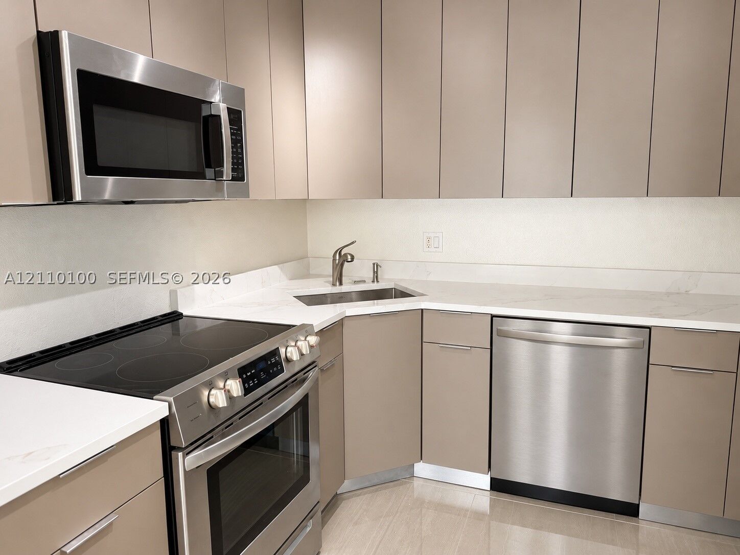 Property Photo:  2420 SE 17th Cswy 207C  FL 33316 