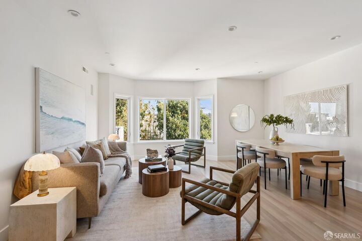 Property Photo:  843 South Van Ness Avenue 8  CA 94110 