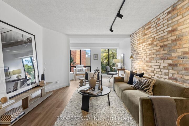 Property Photo:  456 College Street 306  ON M6G 4A3 