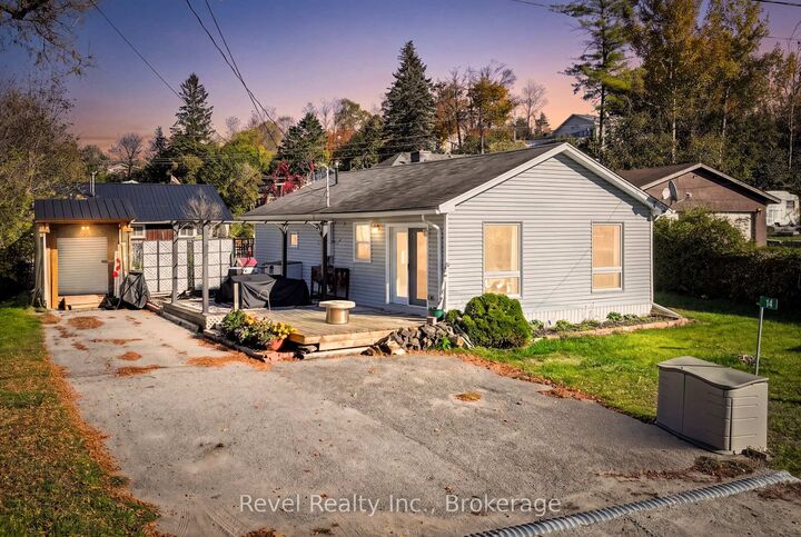 Property Photo:  14 Third Street  ON K0M 1L0 