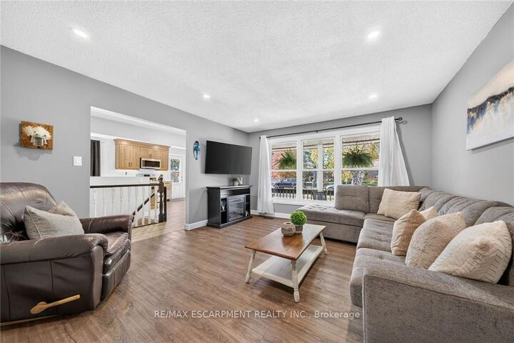 Property Photo:  225 Maccrae Drive  ON N3W 1K5 