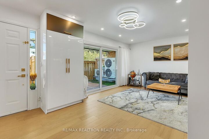 Property Photo:  307 Milestone Crescent  ON L4G 3M2 