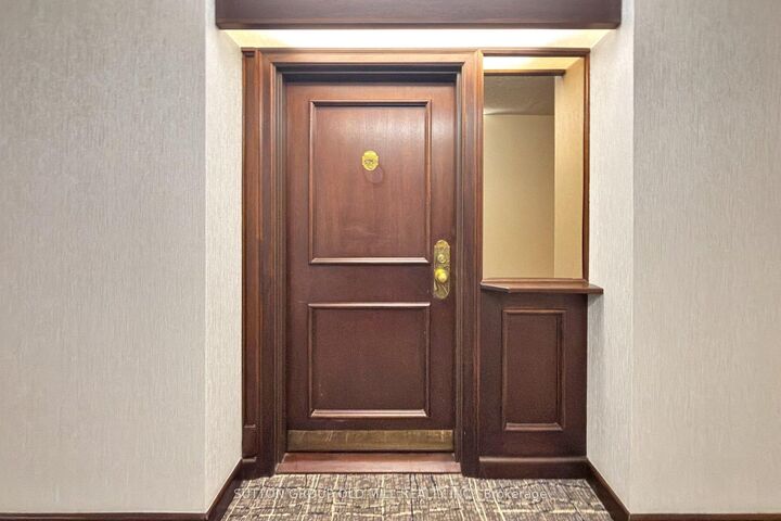 Property Photo:  1320 Islington Avenue 1905  ON M9A 5C6 