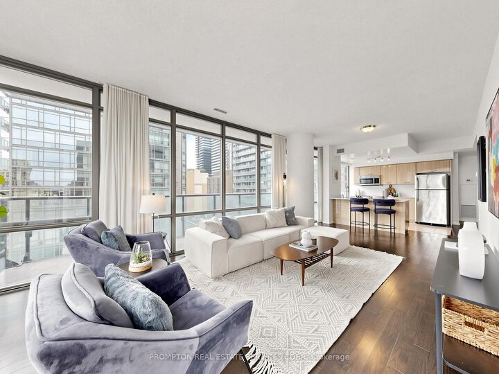 Property Photo: 832 Bay Street 905 ON M5S 1Z6