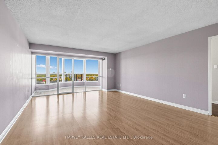 Property Photo:  1 Clark Avenue W 1206  ON L4J 7Y6 