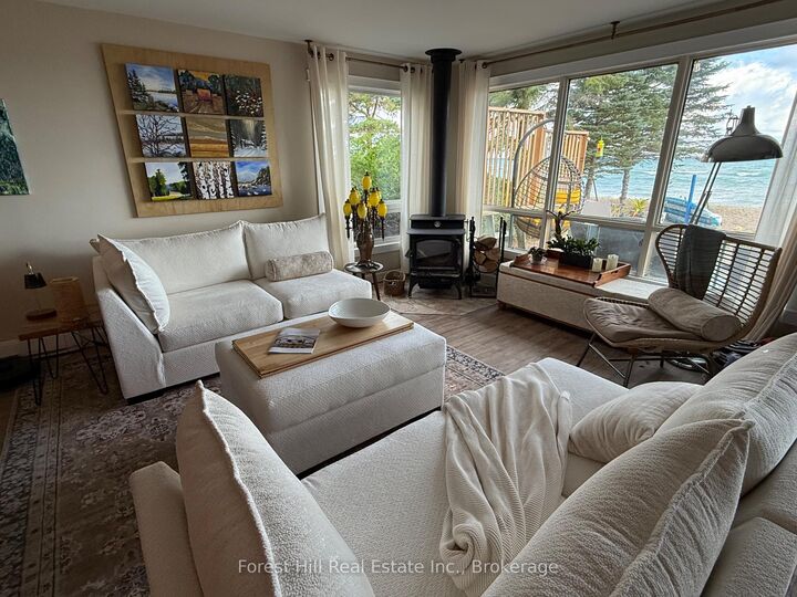 Property Photo:  