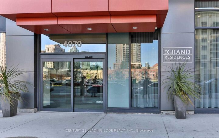 Property Photo:  4070 Confederation Parkway 4001  ON L5B 0E9 