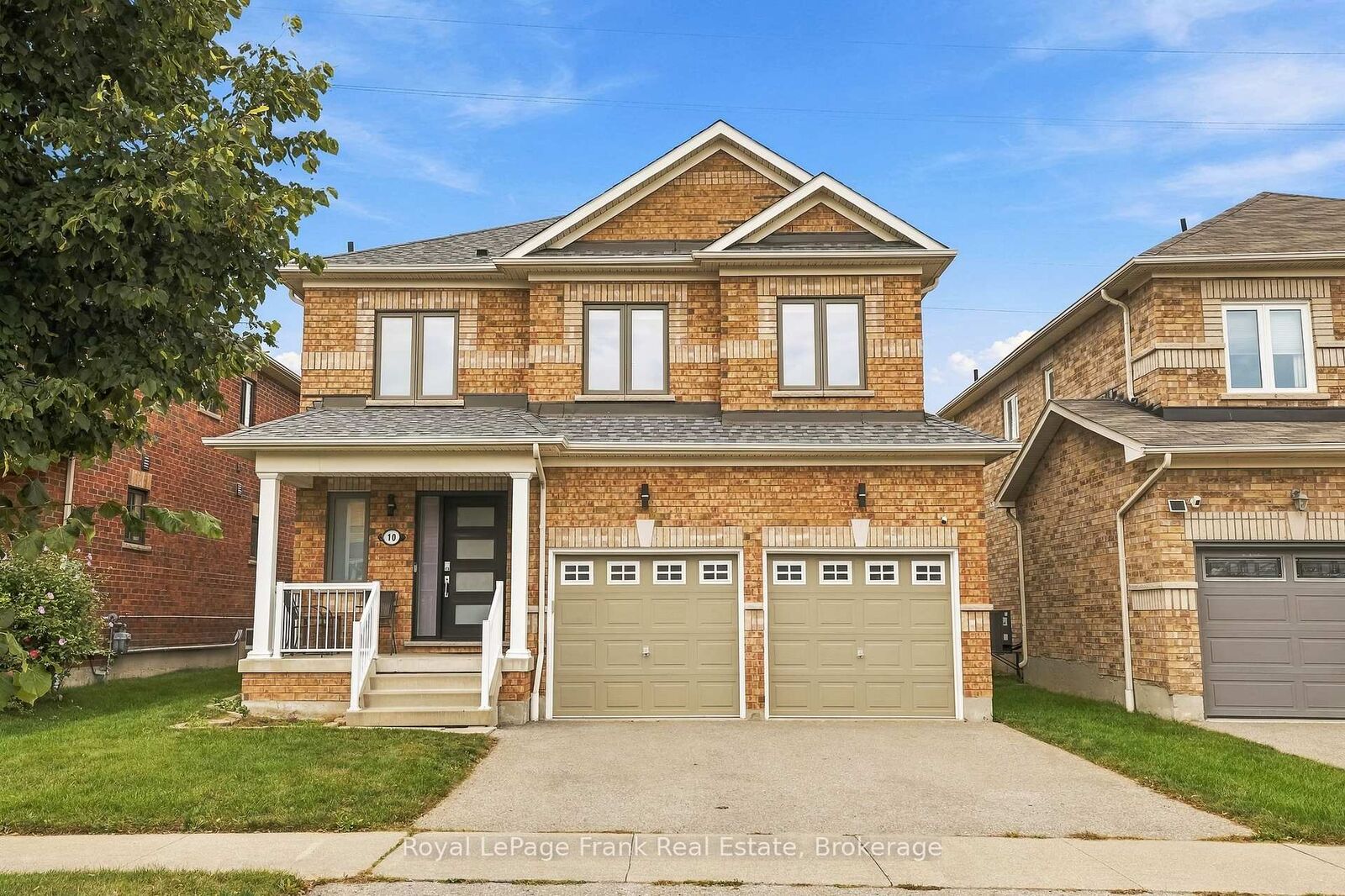 Property Photo:  10 Oceanpearl Crescent  ON L1N 0C2 