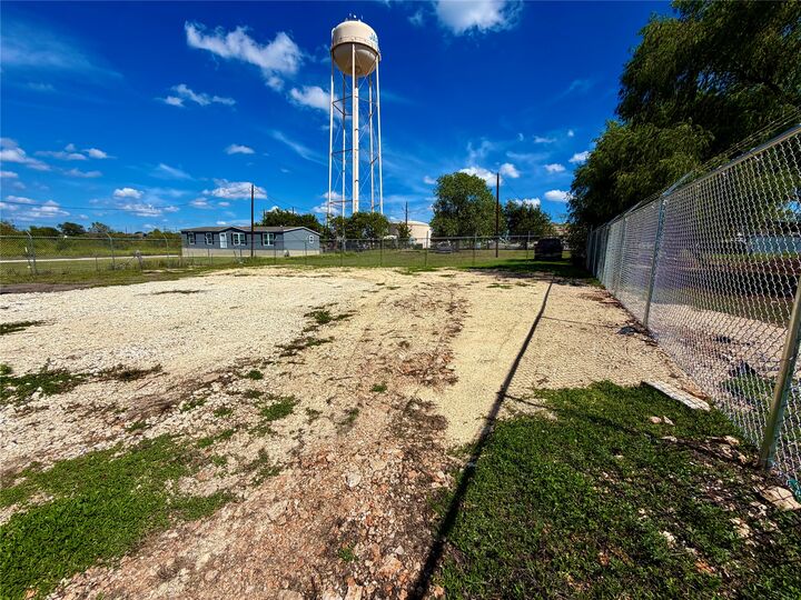 Property Photo: 584 County Road 306 Road TX 76537