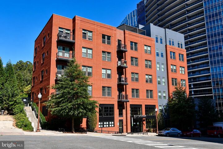 Property Photo:  1411 Key Boulevard 406  VA 22209 