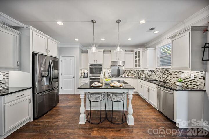 Property Photo:  5401 Casper Drive  NC 28214 