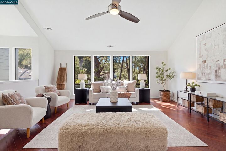 Property Photo:  2 Heritage Oaks Rd  CA 94523 