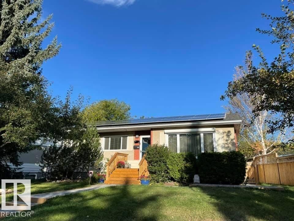 Property Photo: 7704 102 Avenue NW AB T6A 0P4