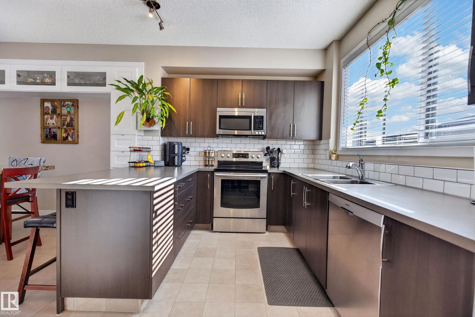 Property Photo:  360 Charlesworth Drive SW  AB T6X 2G5 