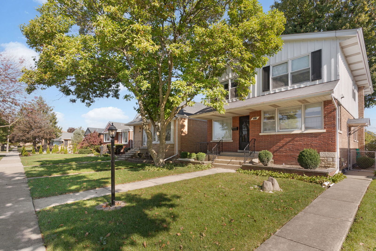 Property Photo: 2313 13th Street S IL 60546