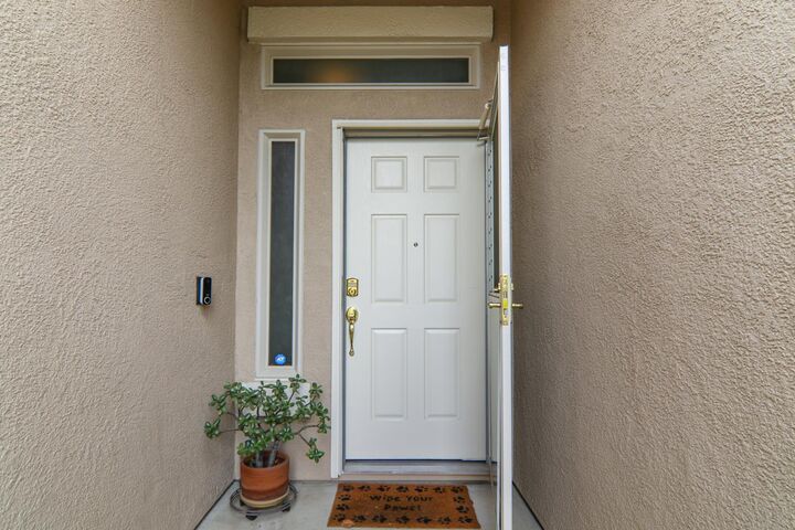 Property Photo: 1020 Tioga Court CA 95648