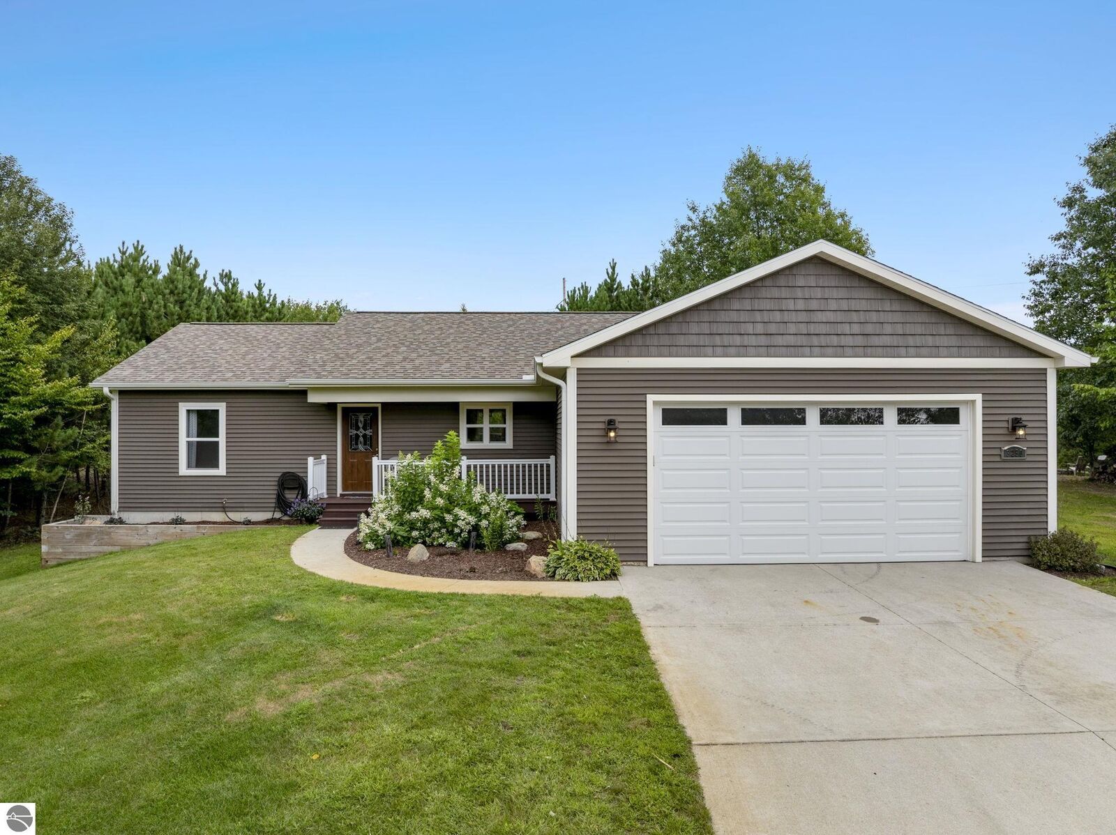 Property Photo:  3250 Tamara Circle  MI 49637 