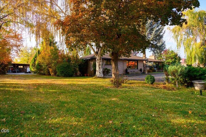 Property Photo: 2846 W Antler Avenue OR 97756