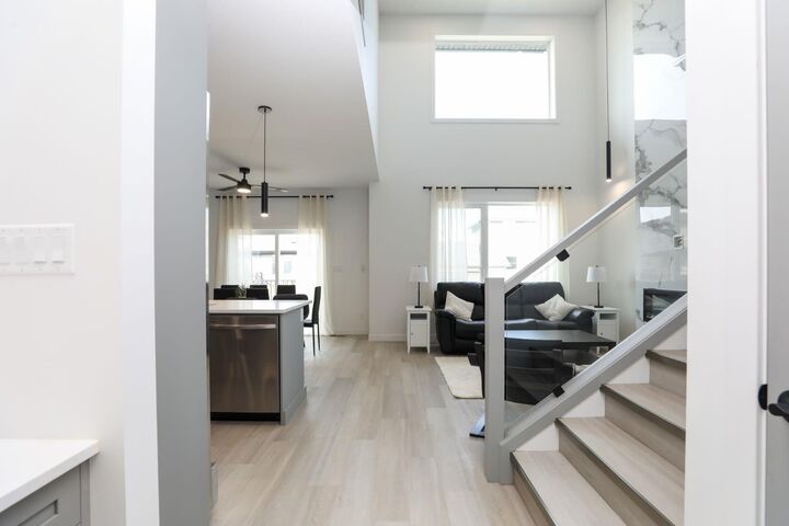 Property Photo:  664 Devonia Road W  AB T1J 5W3 