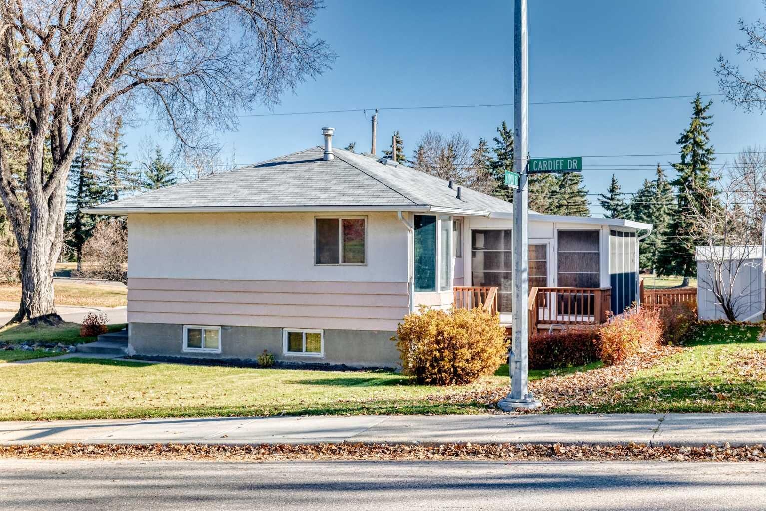 Property Photo:  3 Croydon Road NW  AB T2K 1S4 
