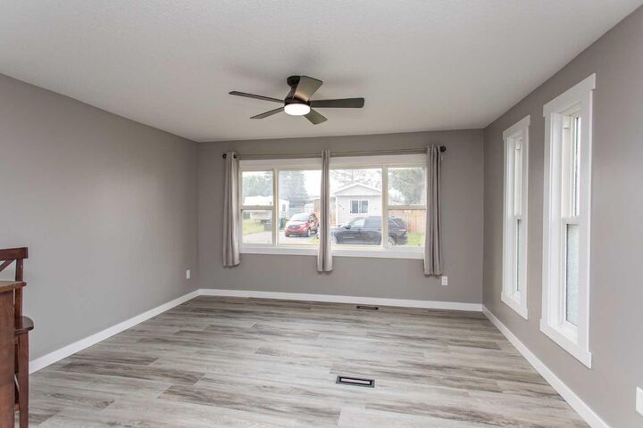 Property Photo:  5344 76 Street 30  AB T4P 2A6 