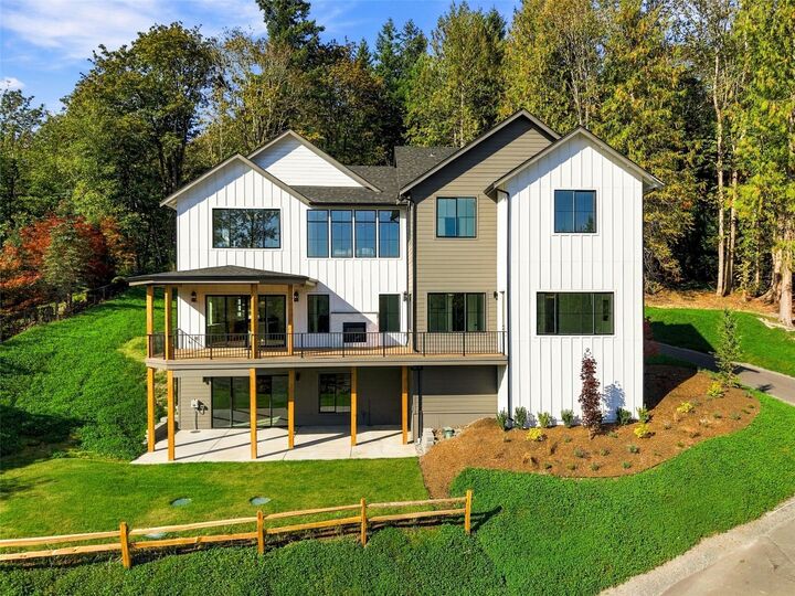 Property Photo: 26006 NE 29th Place WA 98053