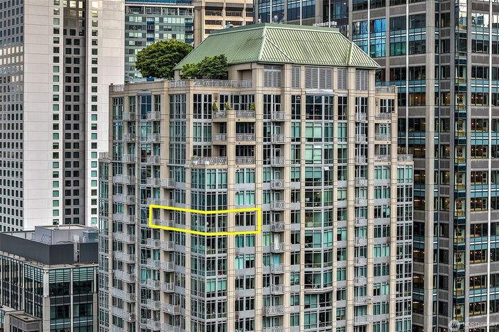 Property Photo: 819 Virginia Street 2902 WA 98101
