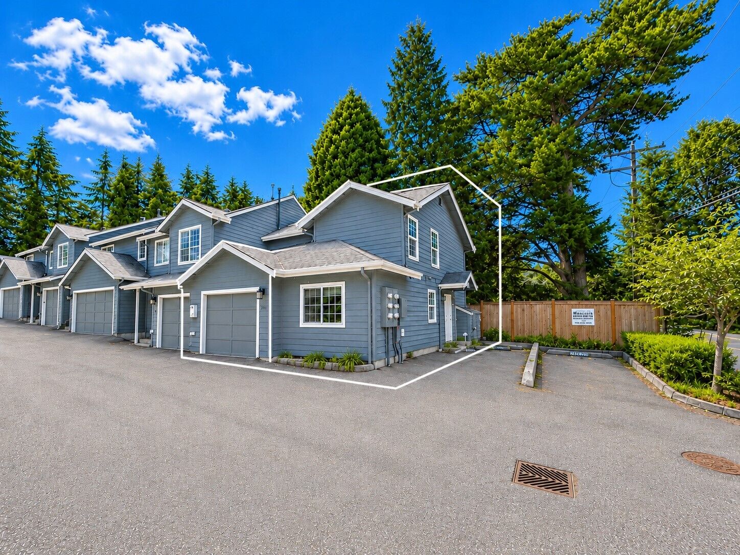 Property Photo: 15633 44th Avenue W B-1 WA 98087