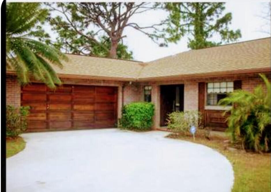 Property Photo:  952 SE Walters Terrace  FL 34983 