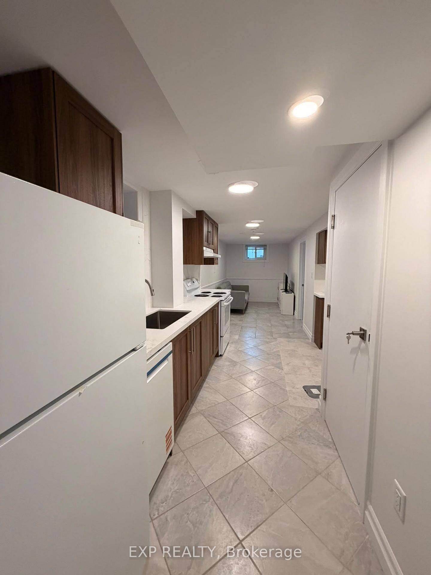 Property Photo:  103 McAnulty Boulevard Lower  ON L8H 3H3 