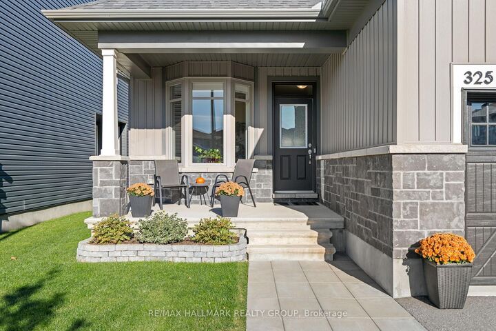 Property Photo:  325 Spreadwing Way  ON K1X 0J5 