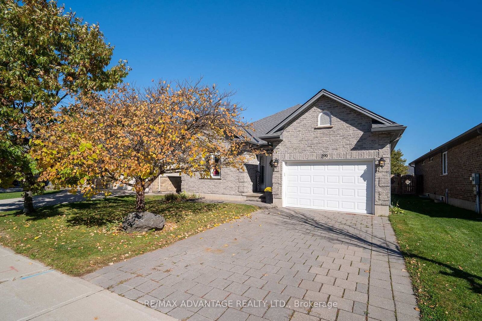 Property Photo:  290 Walnut Street  ON N0M 2J0 
