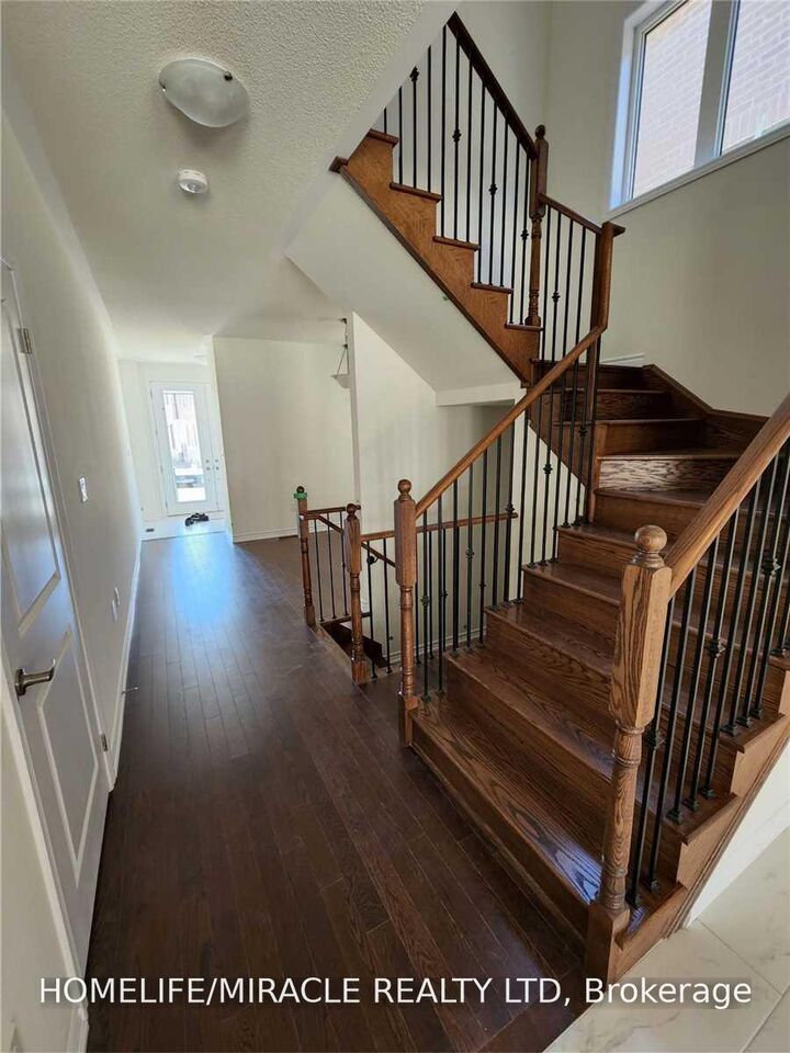 Property Photo:  67 Calabria Drive  ON L7C 4K9 