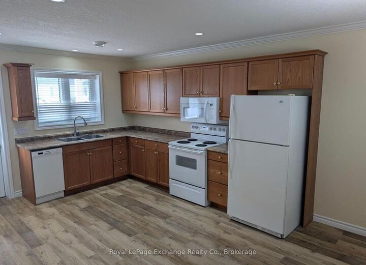 Property Photo:  28A Park Street  ON N0G 2R0 