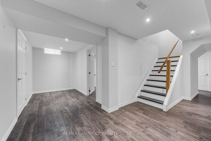 Property Photo:  159 Valera Drive Lower  ON L8E 4T1 