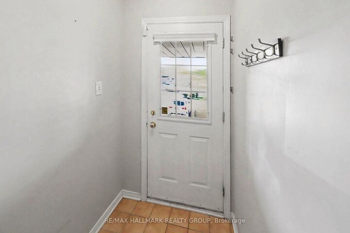 Property Photo:  109 Briston Private  ON K1G 5R1 