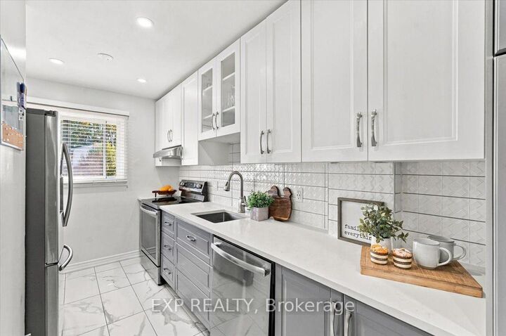 Property Photo: 16 Havenbrook Court ON L6S 2B4