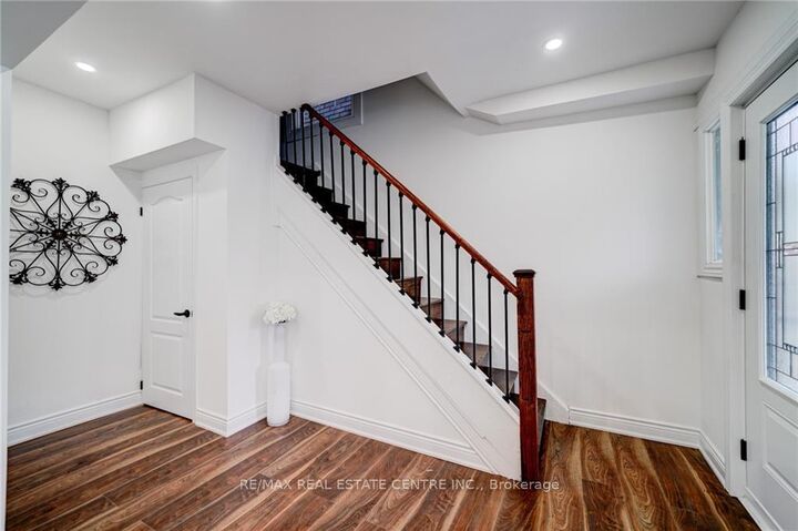 Property Photo: 9 Gibson Avenue ON L8L 6J4