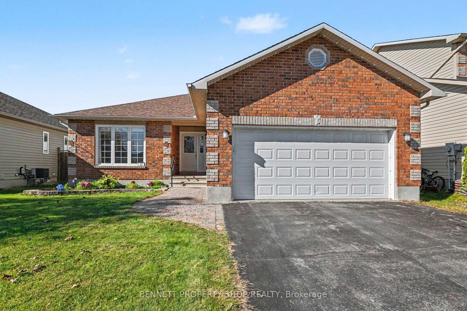Property Photo:  33 Prime Place  ON K7C 4V6 