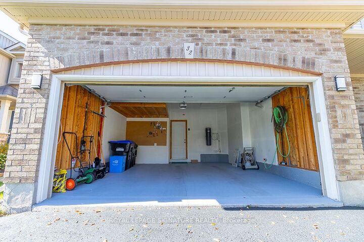 Property Photo:  32 Davis Street  ON L4P 3T8 