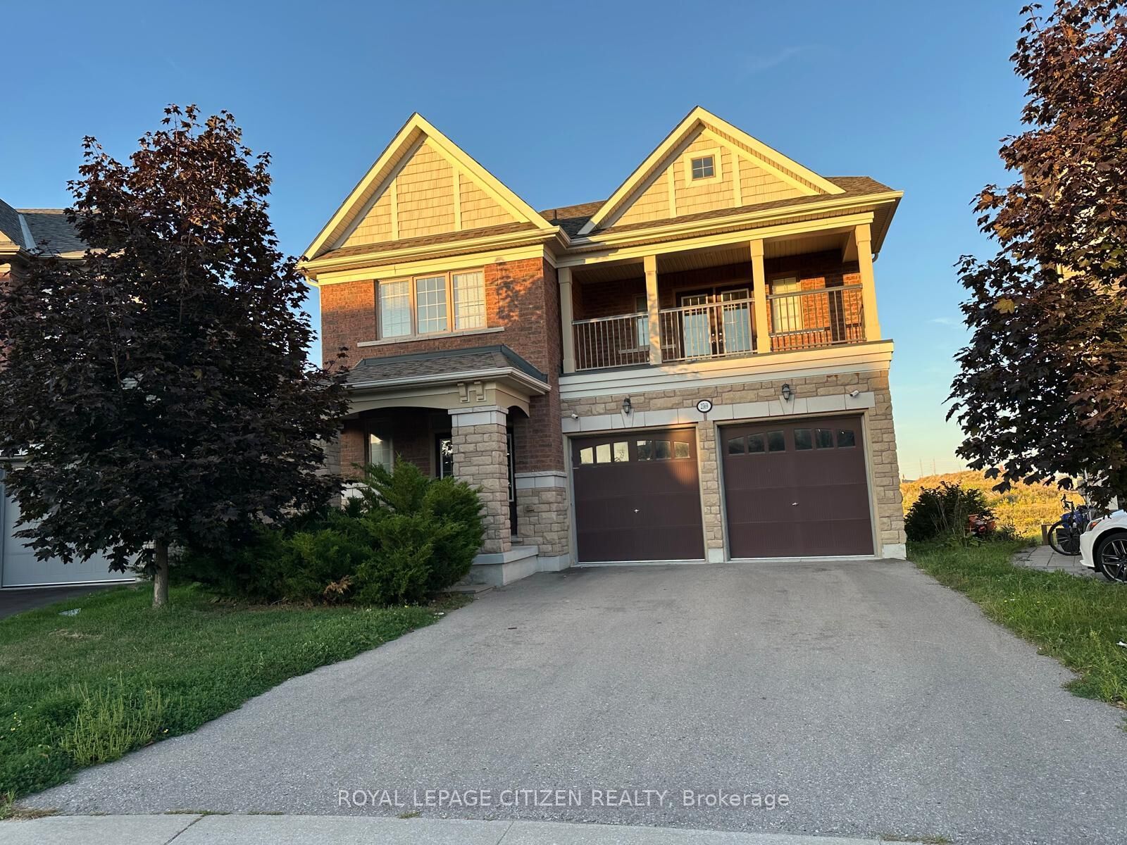 Property Photo:  2569 Snow Knight Drive  ON L1H 7K4 