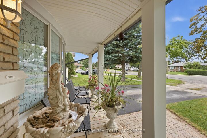 Property Photo:  20 Arthur Street  ON L2M 1G9 