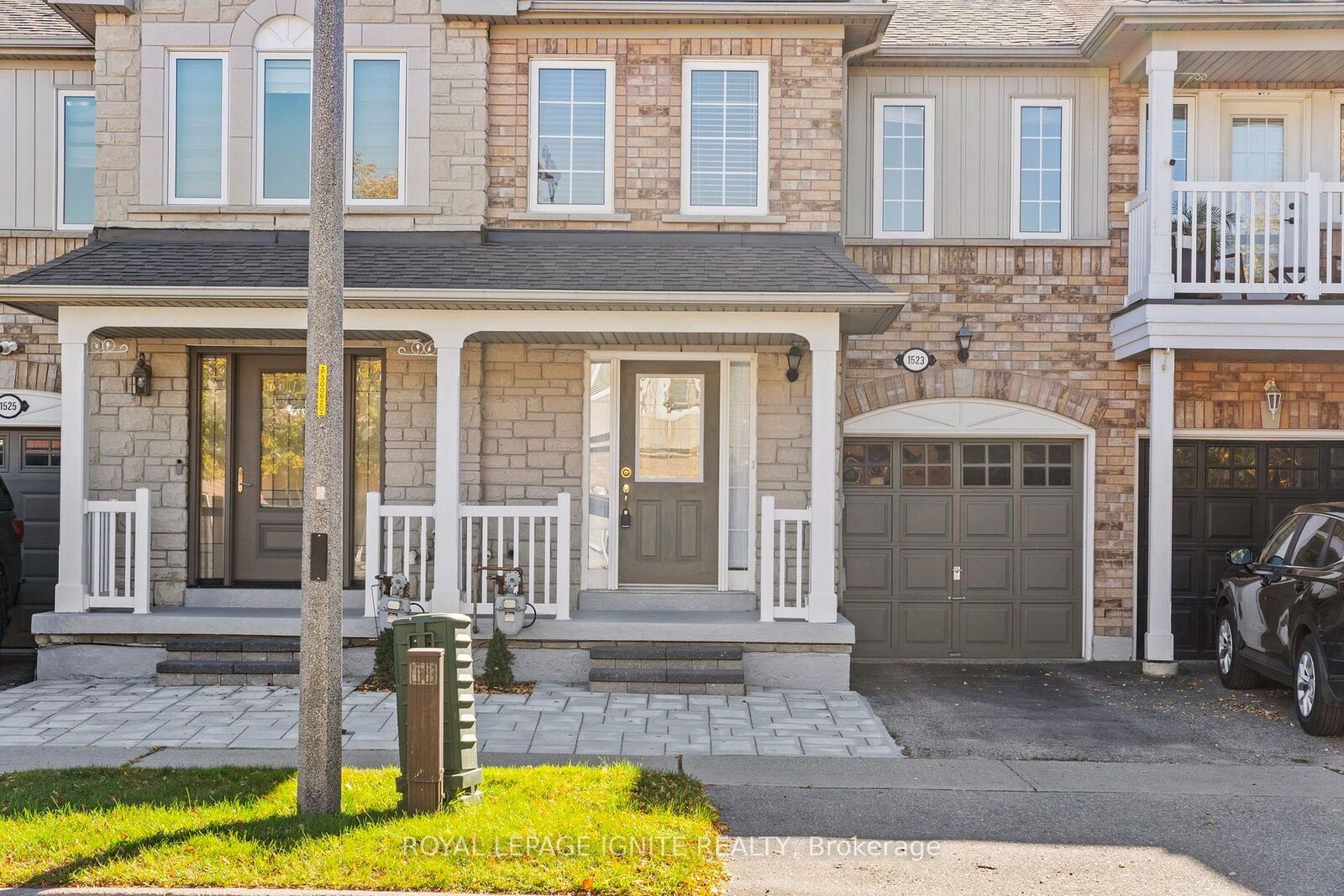 Property Photo:  1523 Avonmore Square  ON L1V 7H2 